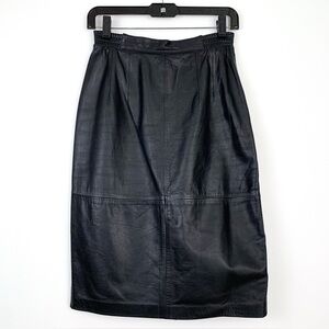Vintage genuine leather pencil skirt by Diversity black leather fits like size 2